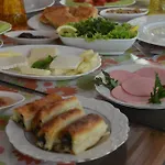 לינה וארוחת בוקר Avcihan Tas Ev 3*