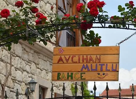 Bed and breakfast Avcihan Tas Ev