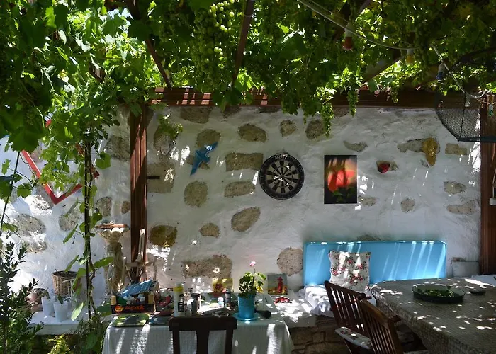 Avcihan Tas Ev Couette-café